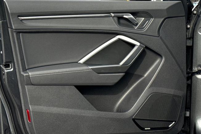 AUDI Q3 Photo 46