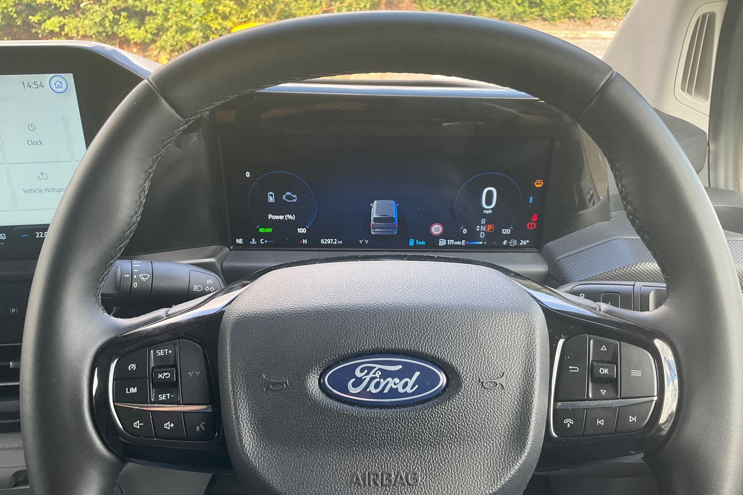 Ford E-Transit Custom Photo 31