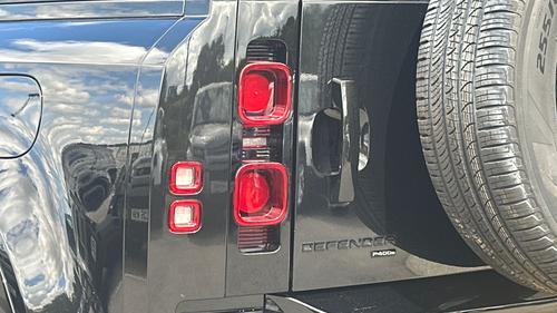 Land Rover Defender Photo autoimg-eb75f9837400aac20b75c093d67f0276d6bbb467.jpg