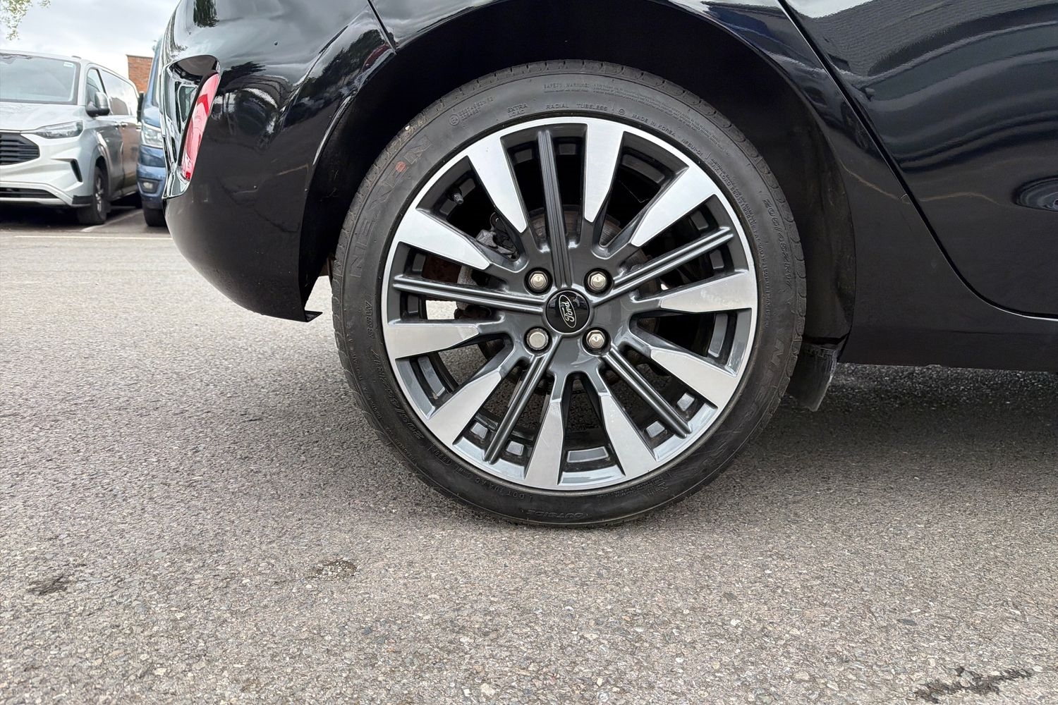 Ford FIESTA Photo 7