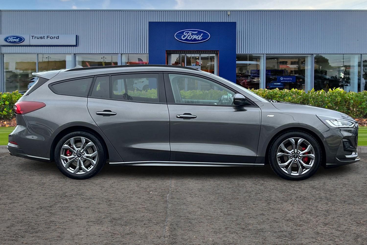Ford FOCUS Photo 2