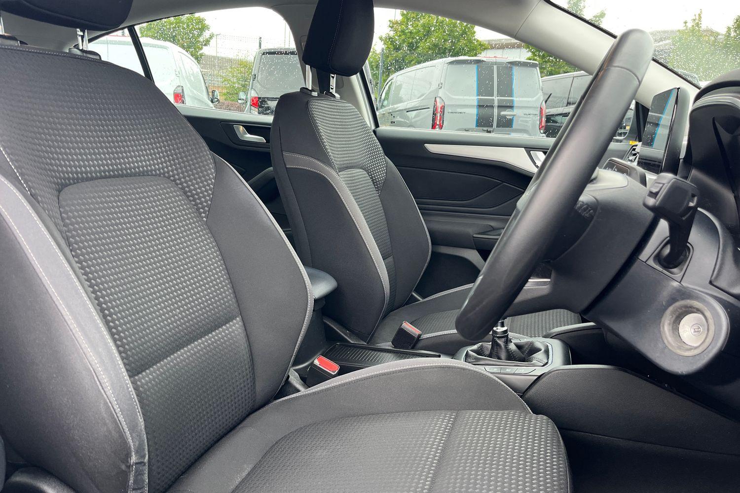 Ford FOCUS Photo 16