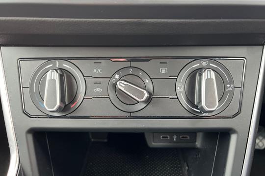 Volkswagen Polo Photo autoimg-eb7c8b0d30af07c68f1b9901542a6443b631a7d3.jpg