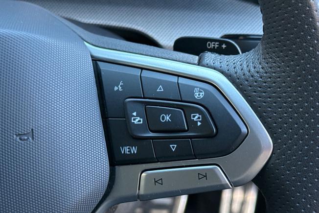 VOLKSWAGEN Golf Photo 17