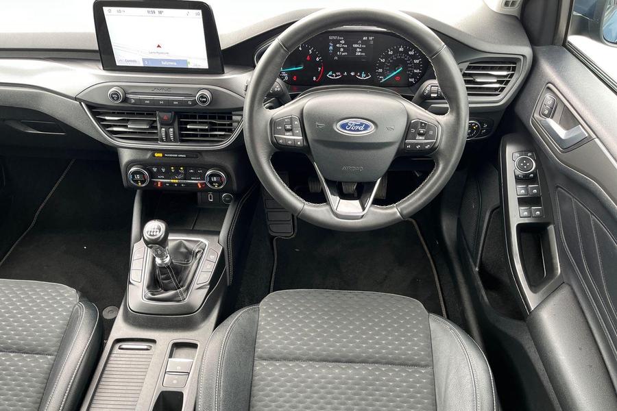 Ford FOCUS Photo autoimg-eb8188e2cd6f427b79c686fa89e921cf115fb35e.jpg