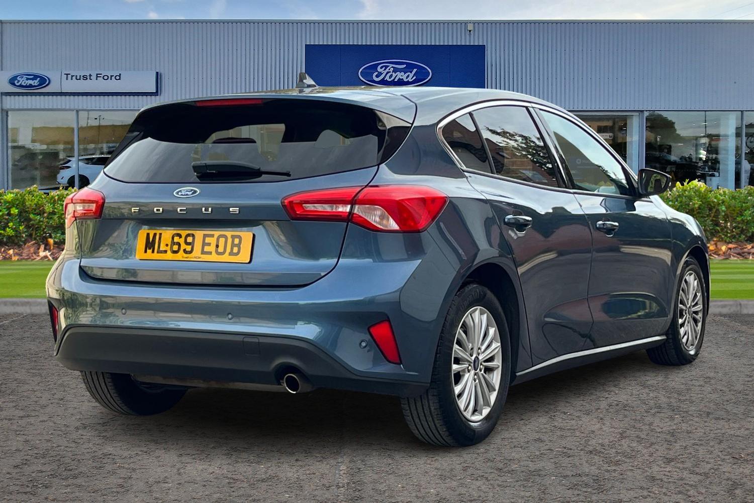 Ford FOCUS Photo 3