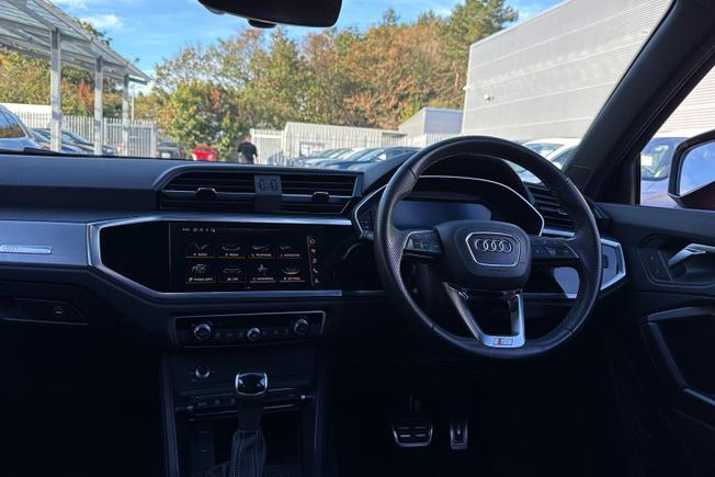 AUDI Q3 Photo 38