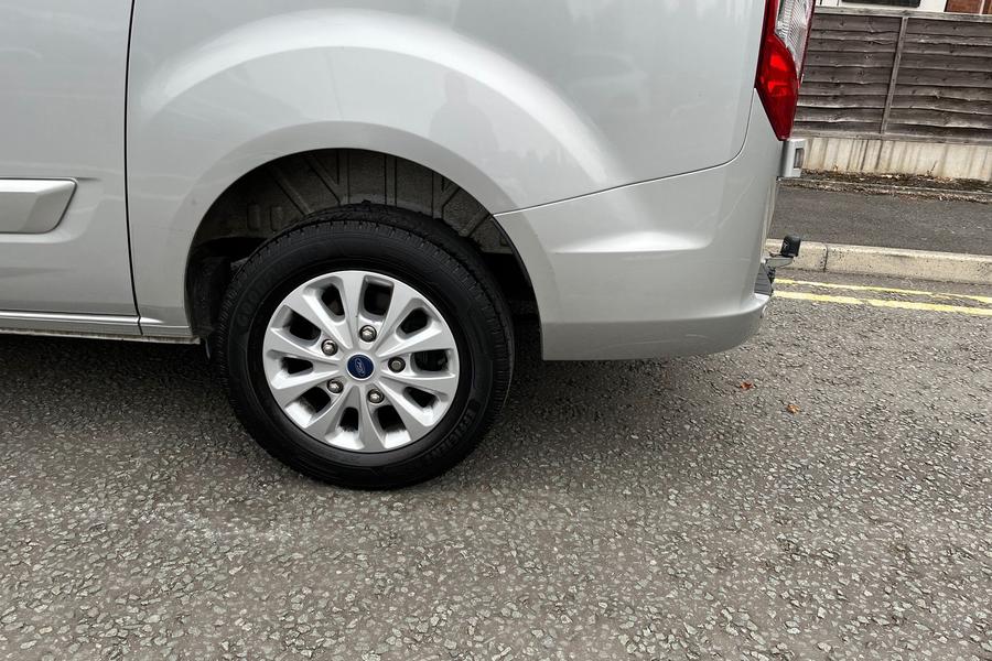 Ford TRANSIT CUSTOM Photo autoimg-eb846b5cb3a467bd5ef4324edcb7de56efcb1a0f.jpg