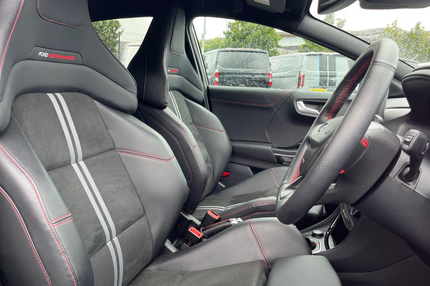 Ford PUMA Photo 16