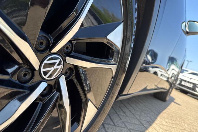 VOLKSWAGEN Id.5 Photo 22