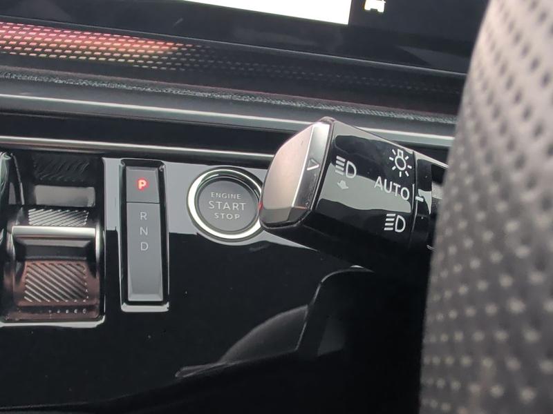 Used Peugeot E-3008 NV24VOB 23