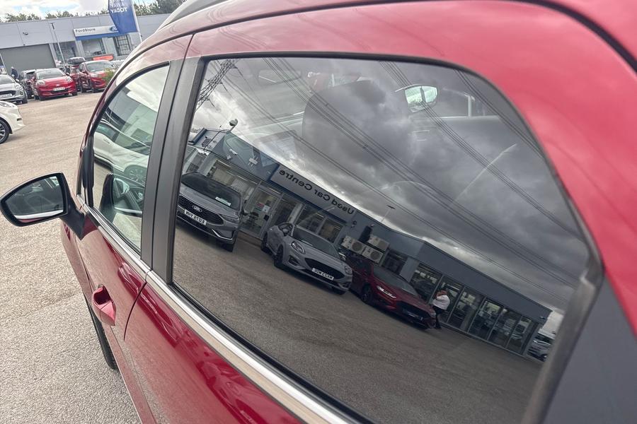 Ford ECOSPORT Photo autoimg-eb923211f5204a1bff57ee592e72583e4af27177.jpg