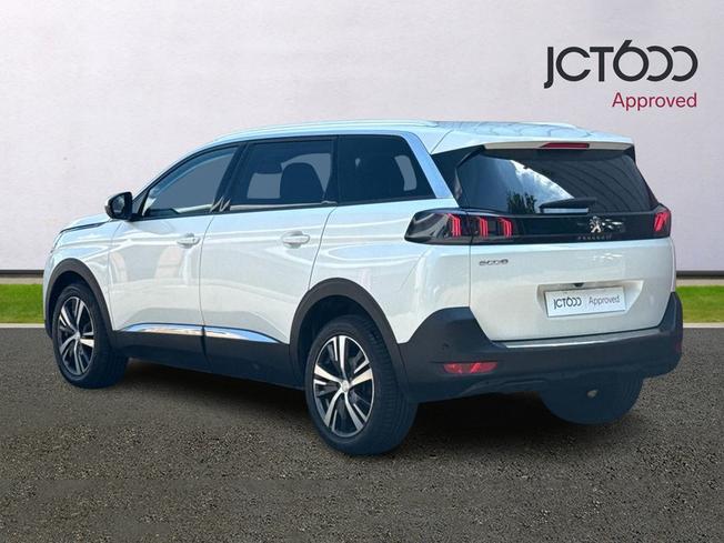 PEUGEOT 5008 Photo 3