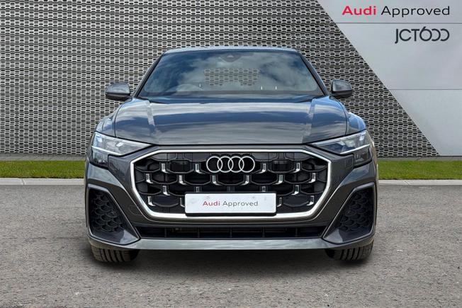AUDI Q8 Photo 8
