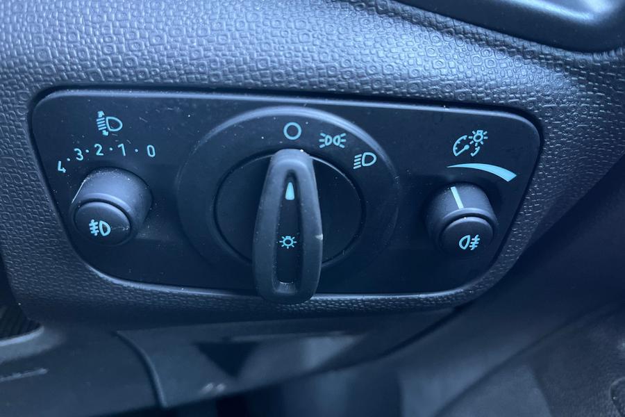 Ford ECOSPORT Photo autoimg-eb9c0234babc9445f9b692daae792210b4e7d9da.jpg