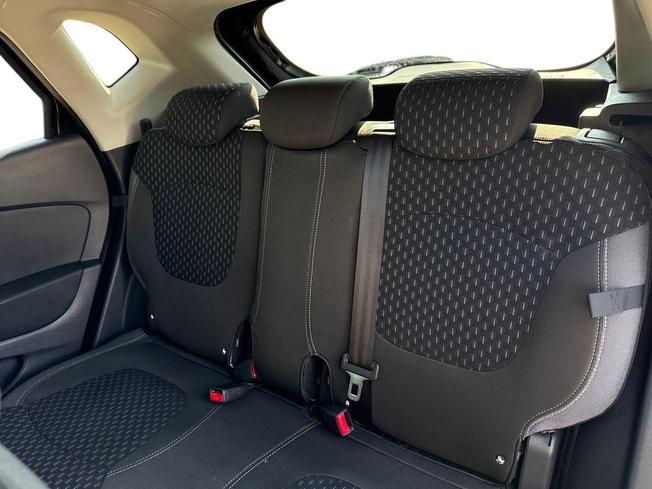 RENAULT Captur Photo 9