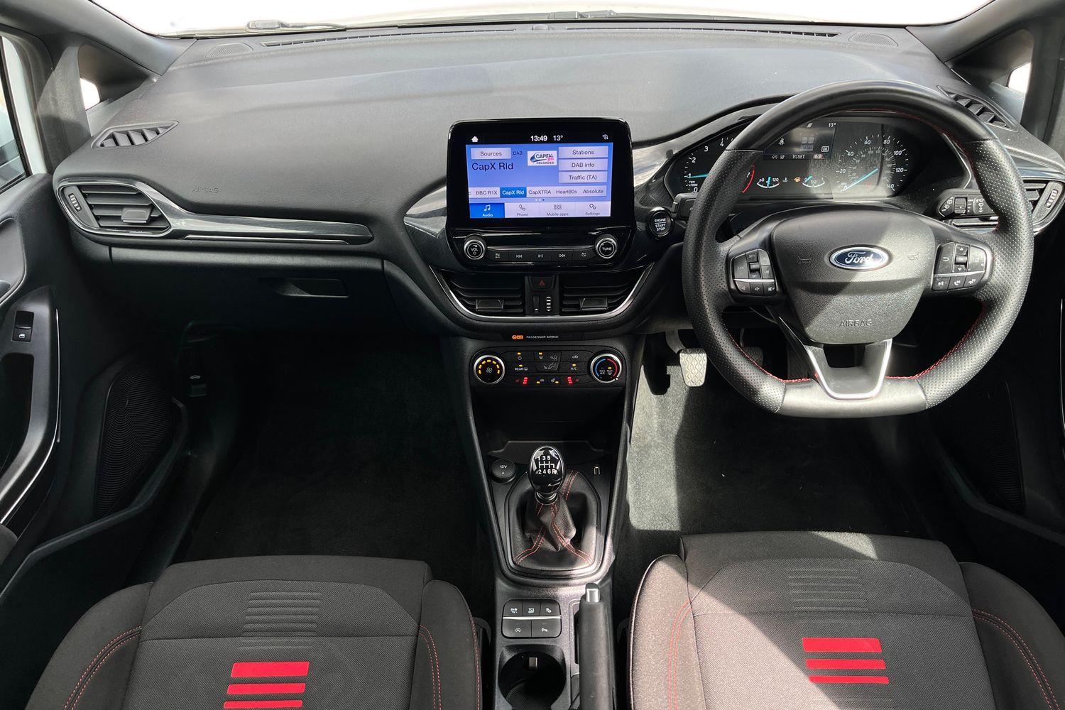 Ford FIESTA Photo 9