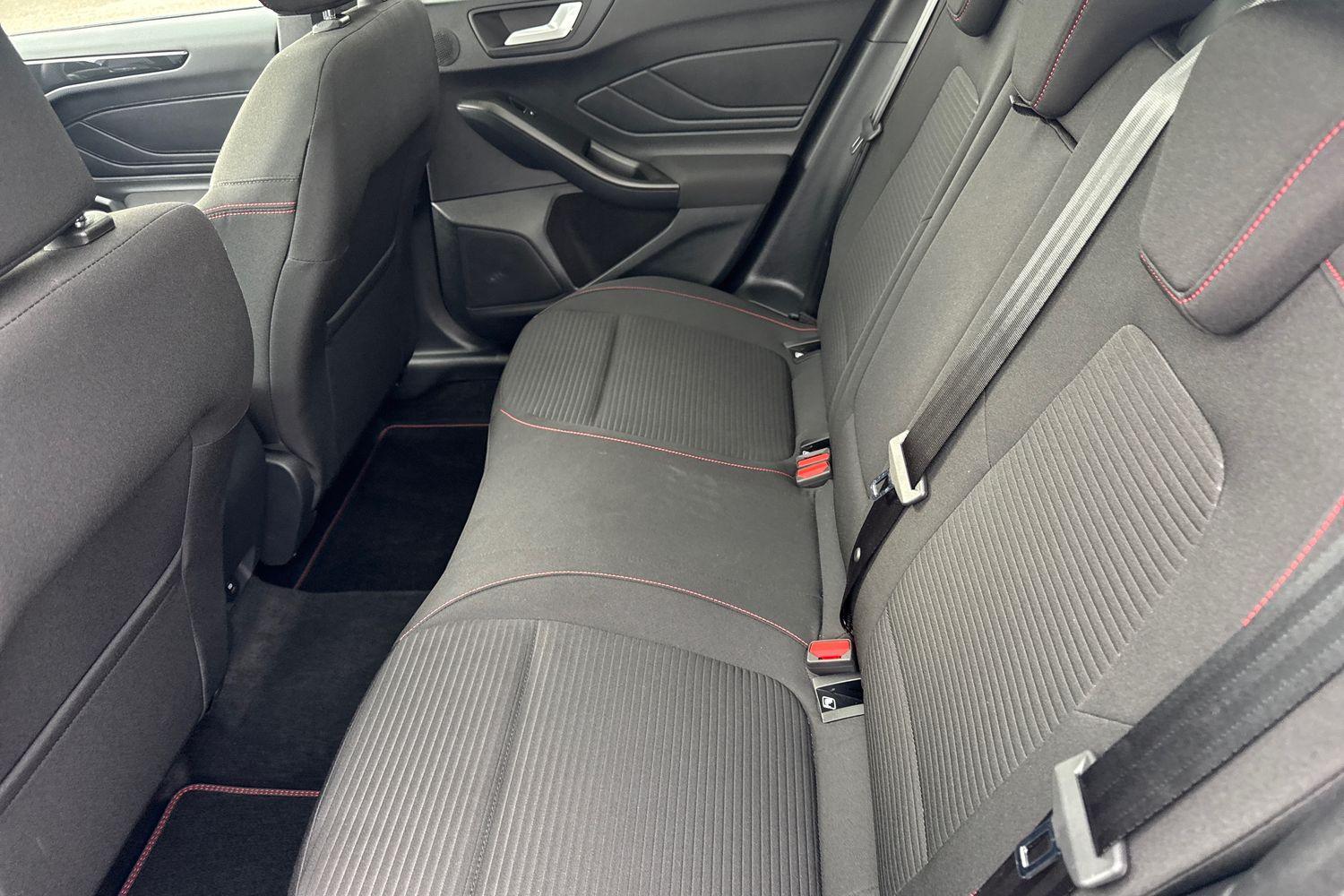 FORD FOCUS Photo 19