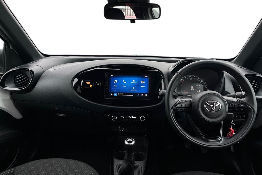 Toyota AYGO X Photo autoimg-eba055b27dd35b486aae3ddcd70fa7c7e78dc609.jpg