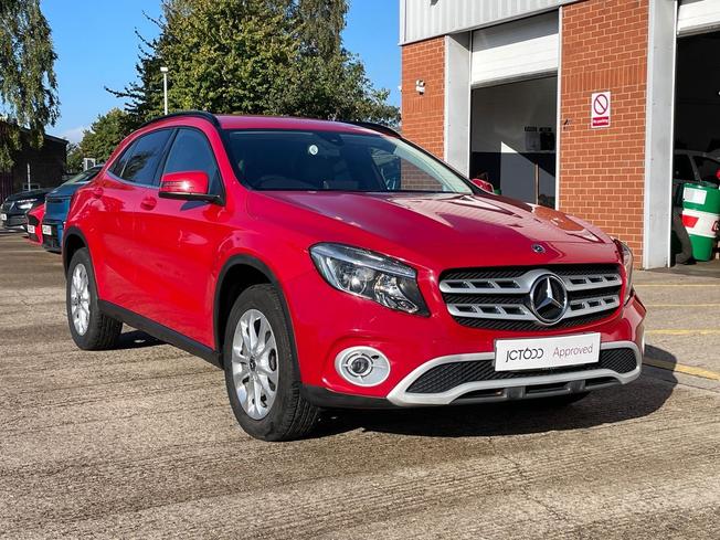 MERCEDES-BENZ GLA Photo 23