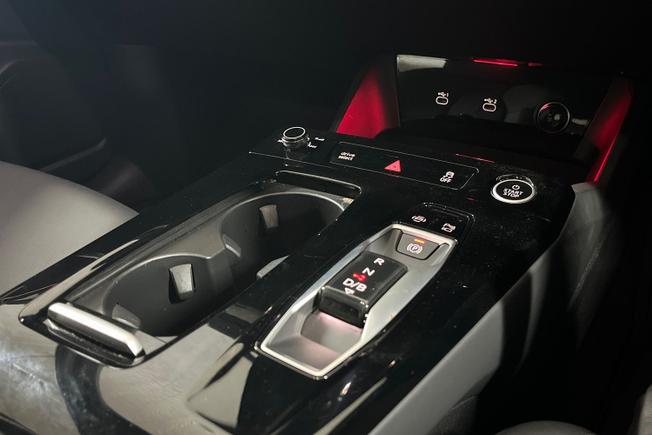 AUDI Q6 E-Tron Photo 23