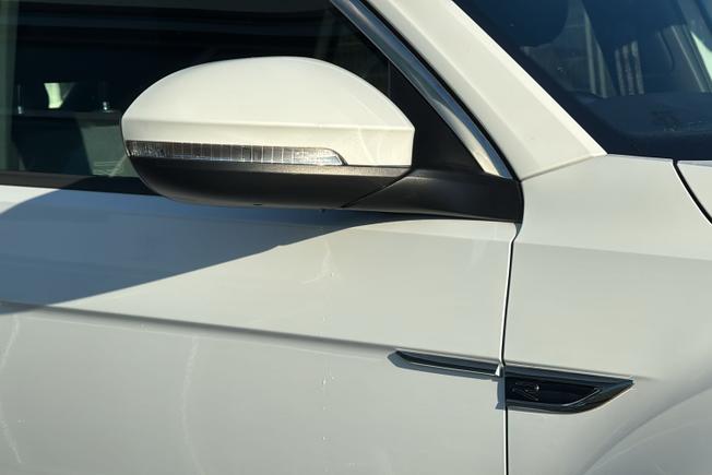 VOLKSWAGEN T-Roc Photo 20