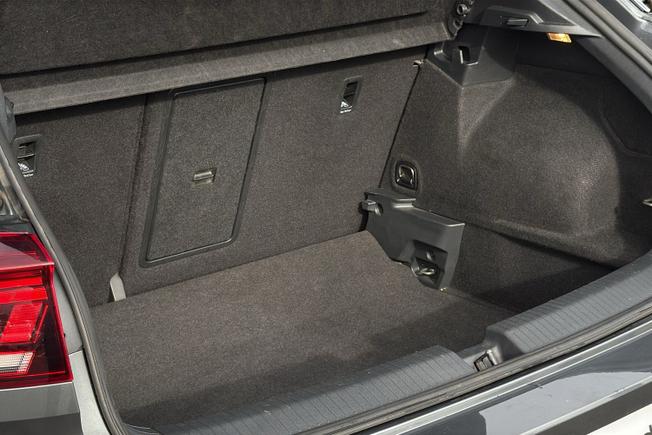 VOLKSWAGEN T-Roc Photo 47