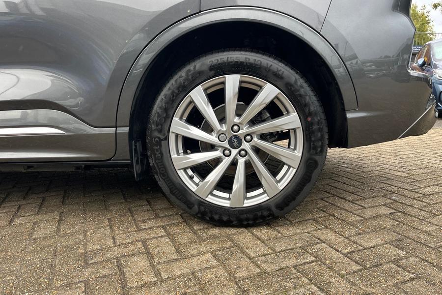 Ford Kuga Photo autoimg-ebb5ffcd0b44e60ea0f0b5b6efa8a8048b29148e.jpg