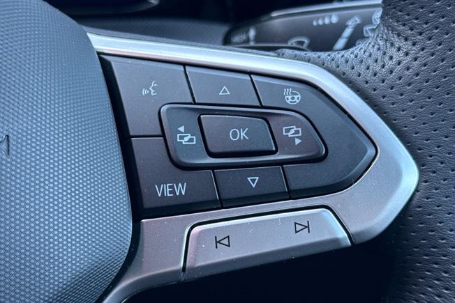 VOLKSWAGEN Golf Photo 17