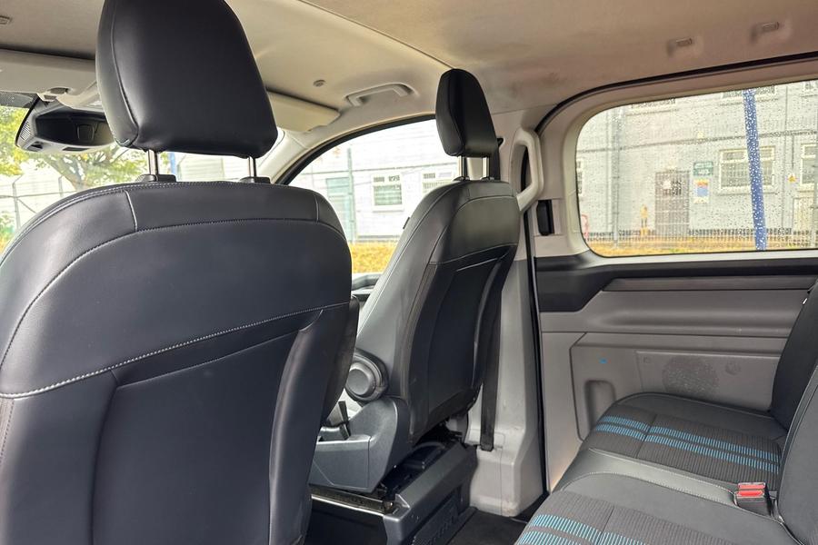 Ford TRANSIT CUSTOM Photo autoimg-ebbf79d8d9c388b9f7792be5f939e7b3b03ee9a7.jpg