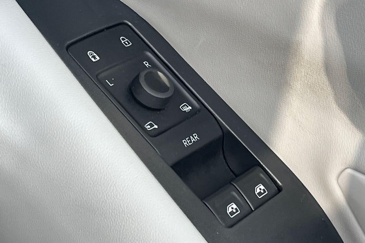 Ford Explorer Photo 15