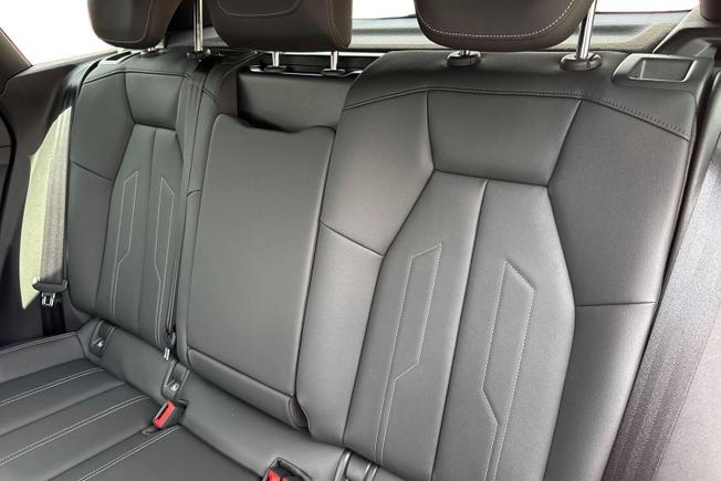 Audi Q4 Photo 9