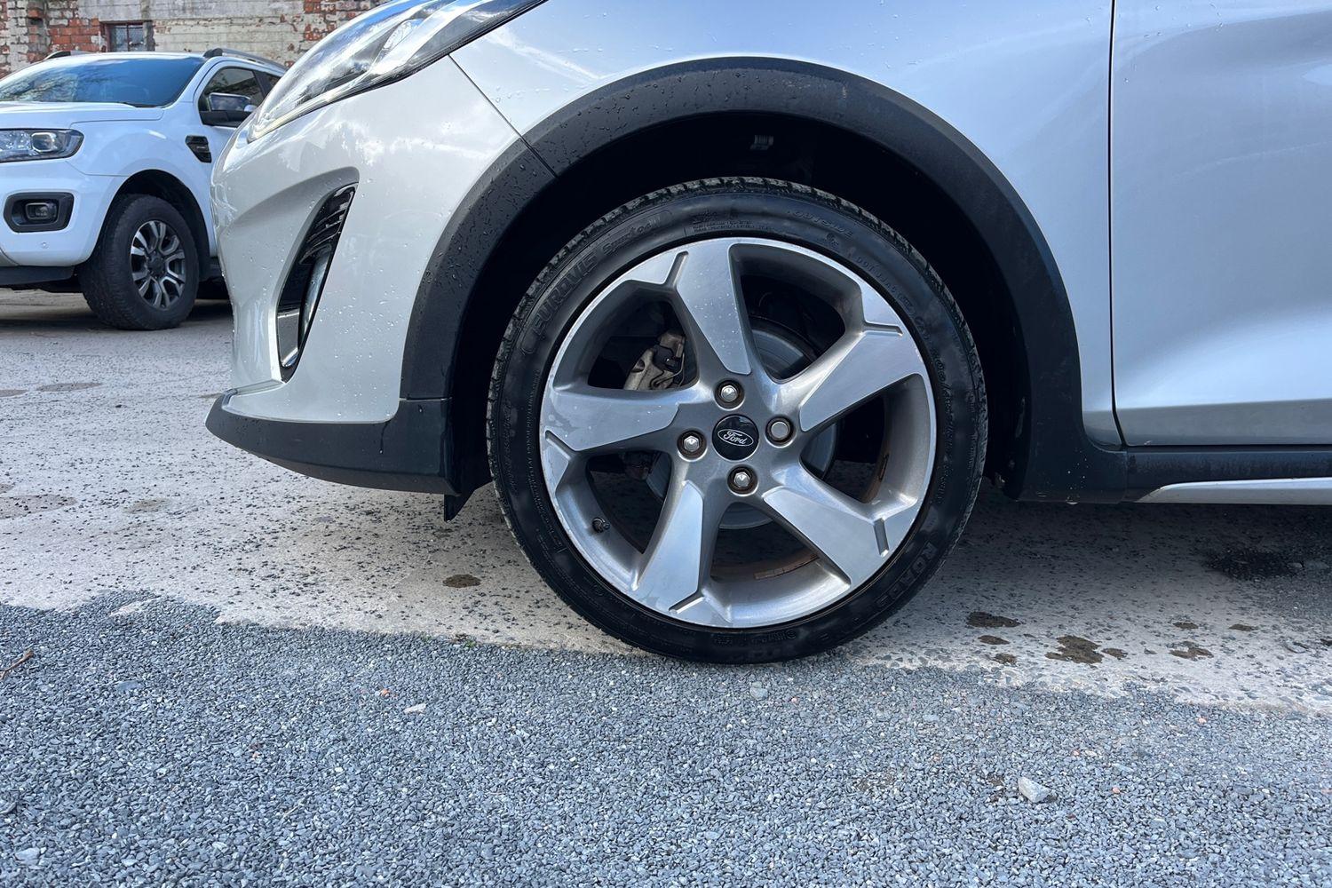 Ford FIESTA Photo 7