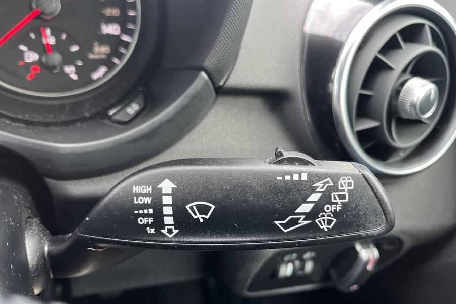 Audi A1 Photo autoimg-ebd7baf5043826c56fbf7a6f5fd8ecec6d0eed0c.jpg