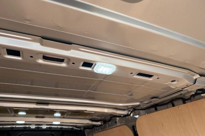 Volkswagen Transporter Photo 32