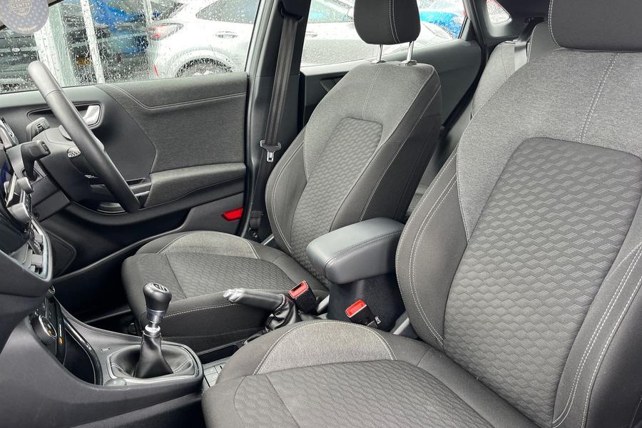 Ford PUMA Photo autoimg-ebda4c708c3e7292850cc14ee7f093ec13adb470.jpg