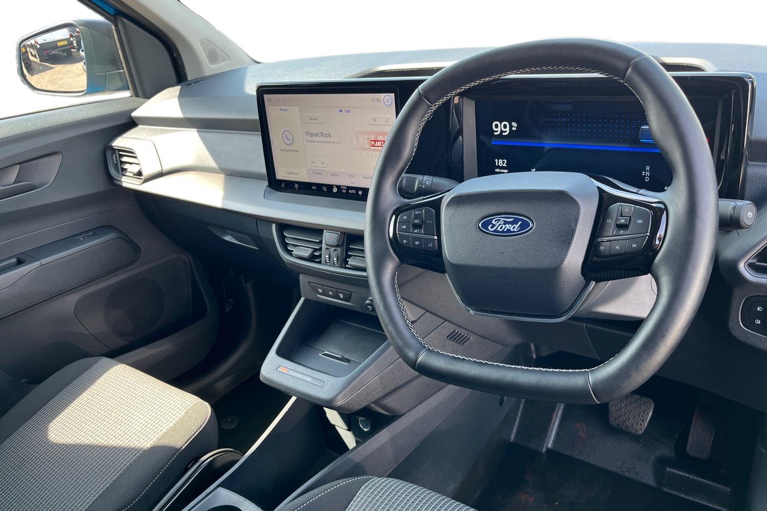 Ford E-TRANSIT COURIER Photo 13
