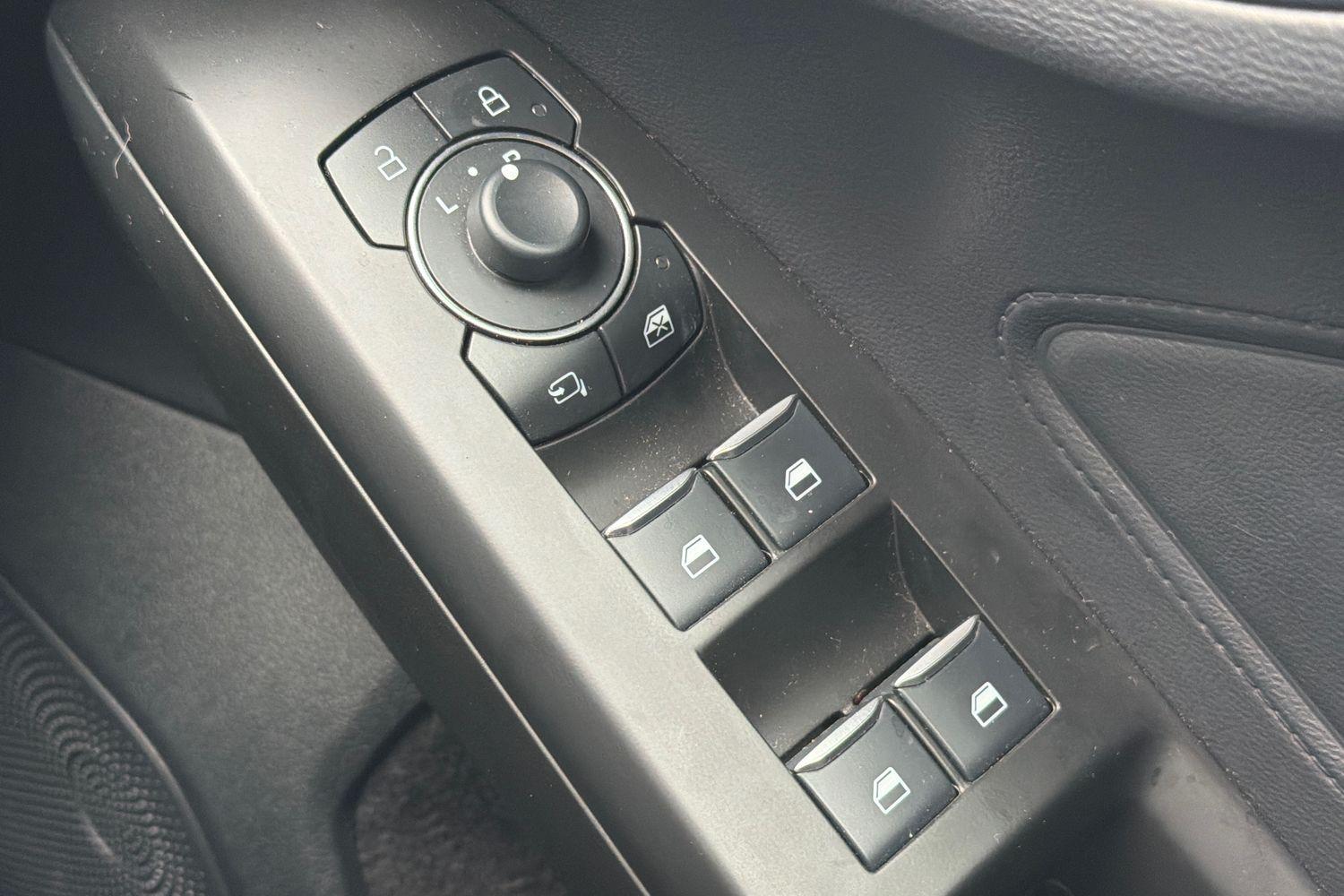 Ford FOCUS Photo 15