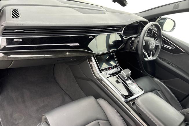 Audi Q8 Photo 2