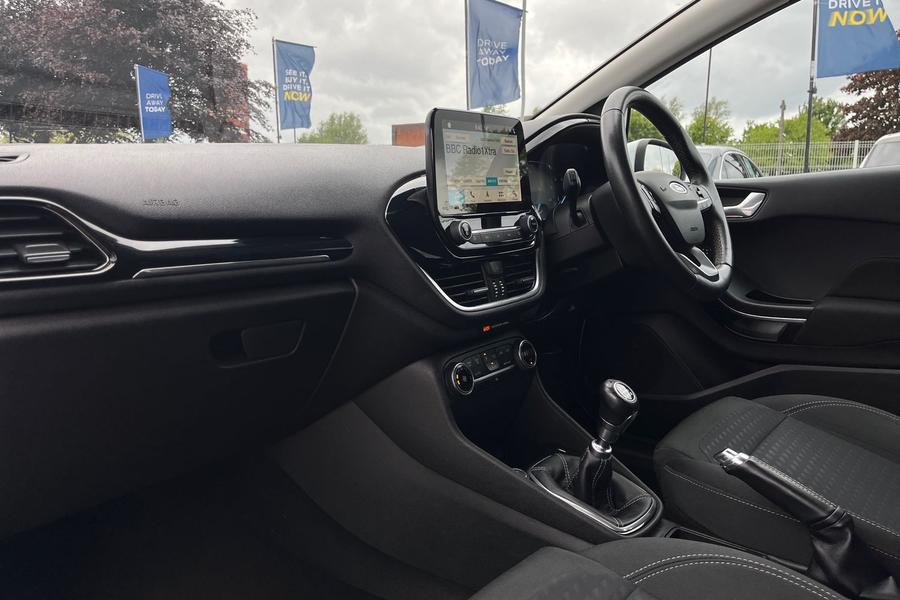 Ford Fiesta Photo autoimg-ebea846a047787d76be0716b261777786b029800.jpg