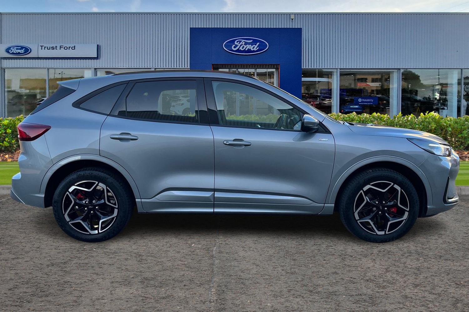 Ford KUGA Photo 2