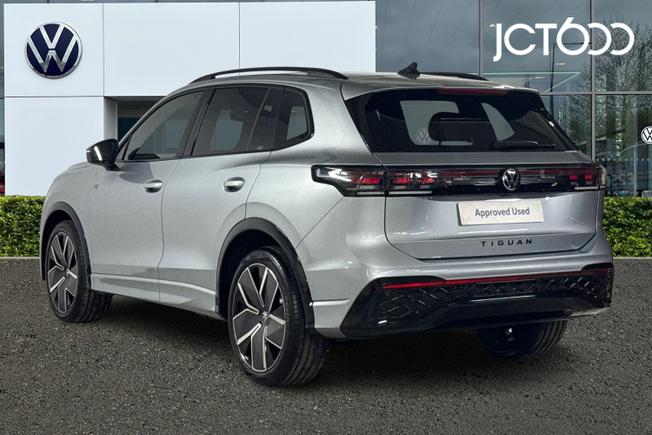 VOLKSWAGEN Tiguan Photo 3