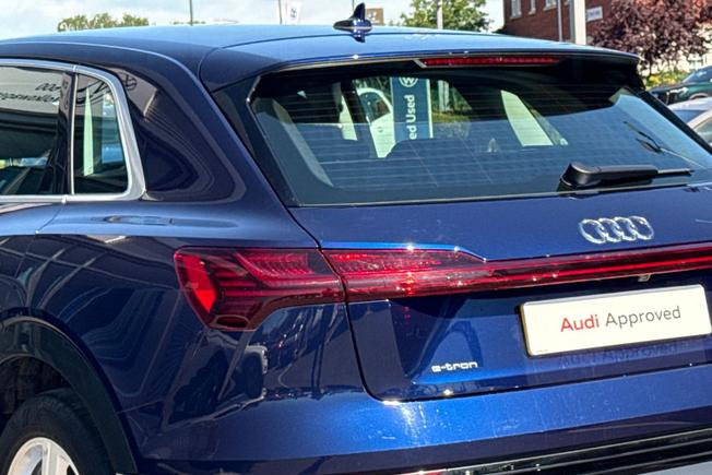 AUDI e-tron Photo 50
