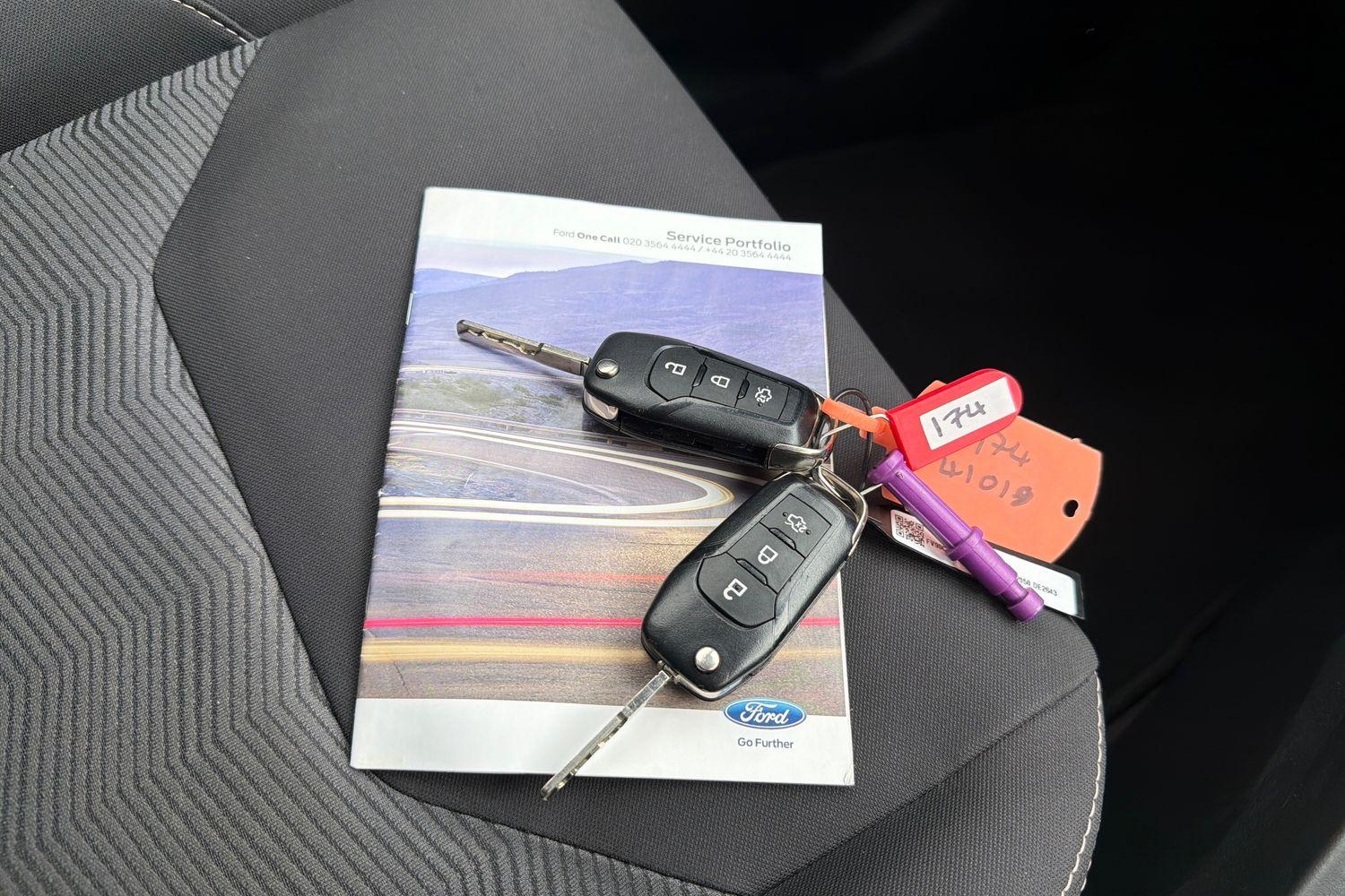 Ford KA+ Photo 39
