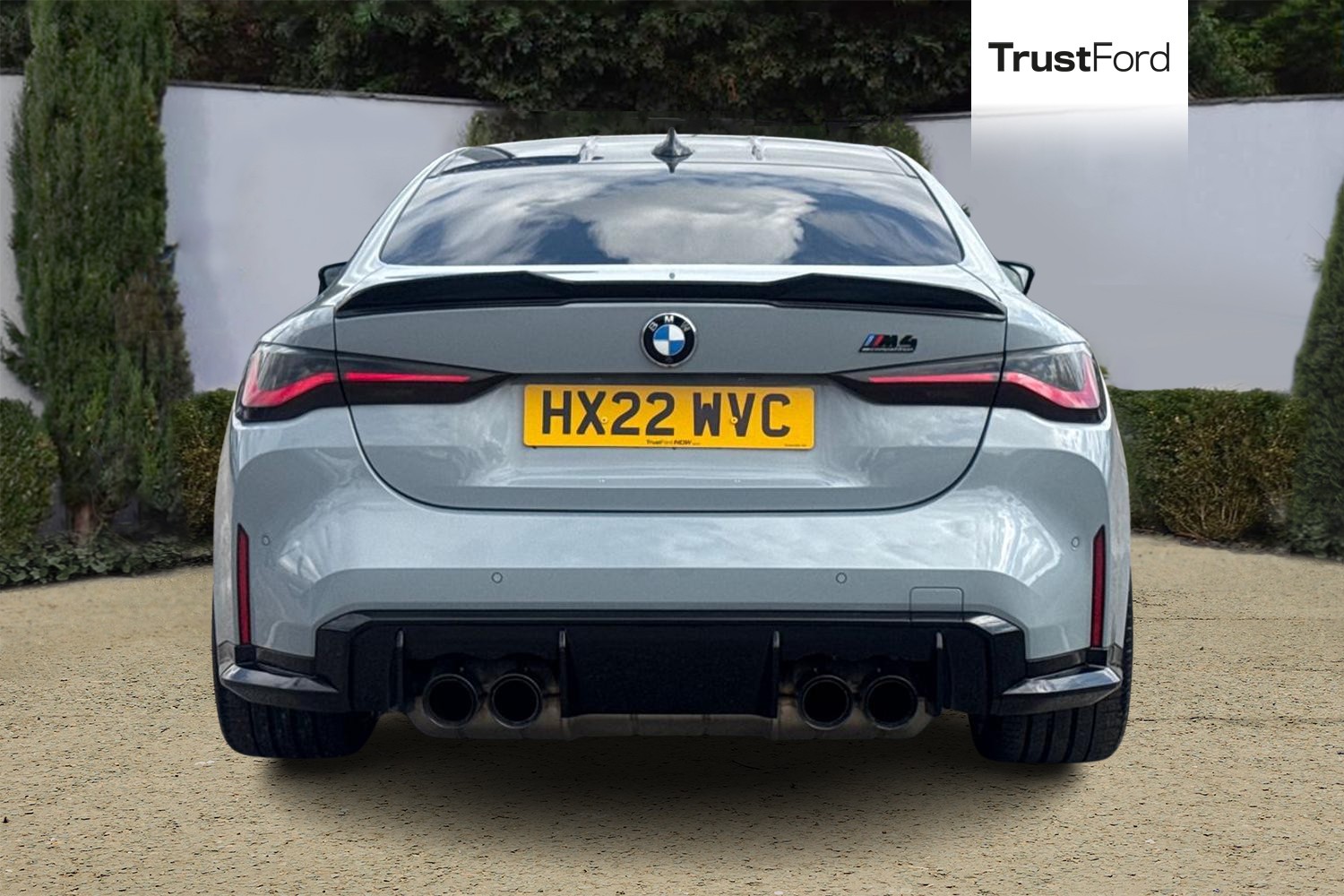 BMW M4 Photo 6