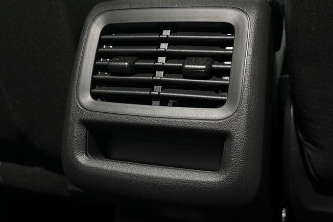 Volkswagen T-Roc Photo 27