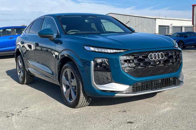 Audi  Q3 Sportback Photo 25