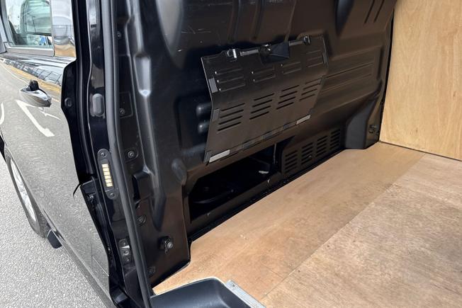 VOLKSWAGEN Transporter Photo 22