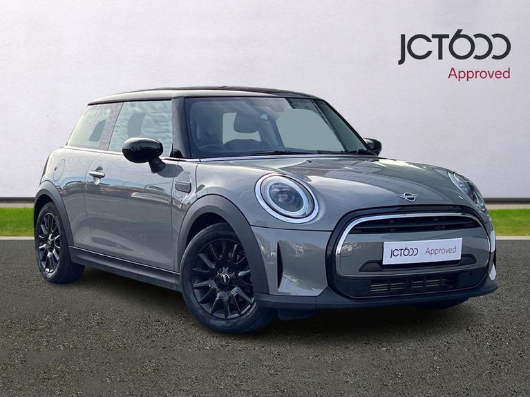 Used 2021 MINI Cooper 1.5 Cooper Classic Hatchback 3dr Petrol Manual Euro 6 (s/s) (136 ps) Grey at JCT600