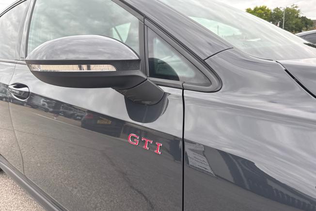 VOLKSWAGEN Golf Photo 20